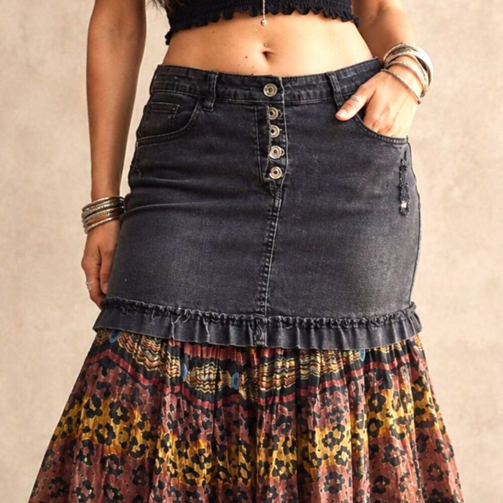Gogo Jeans Black Distressed Denim Mini Skirt Y2K Button Fly Frayed Hem Stretch L